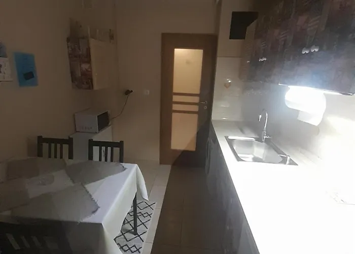 Apartment In-out